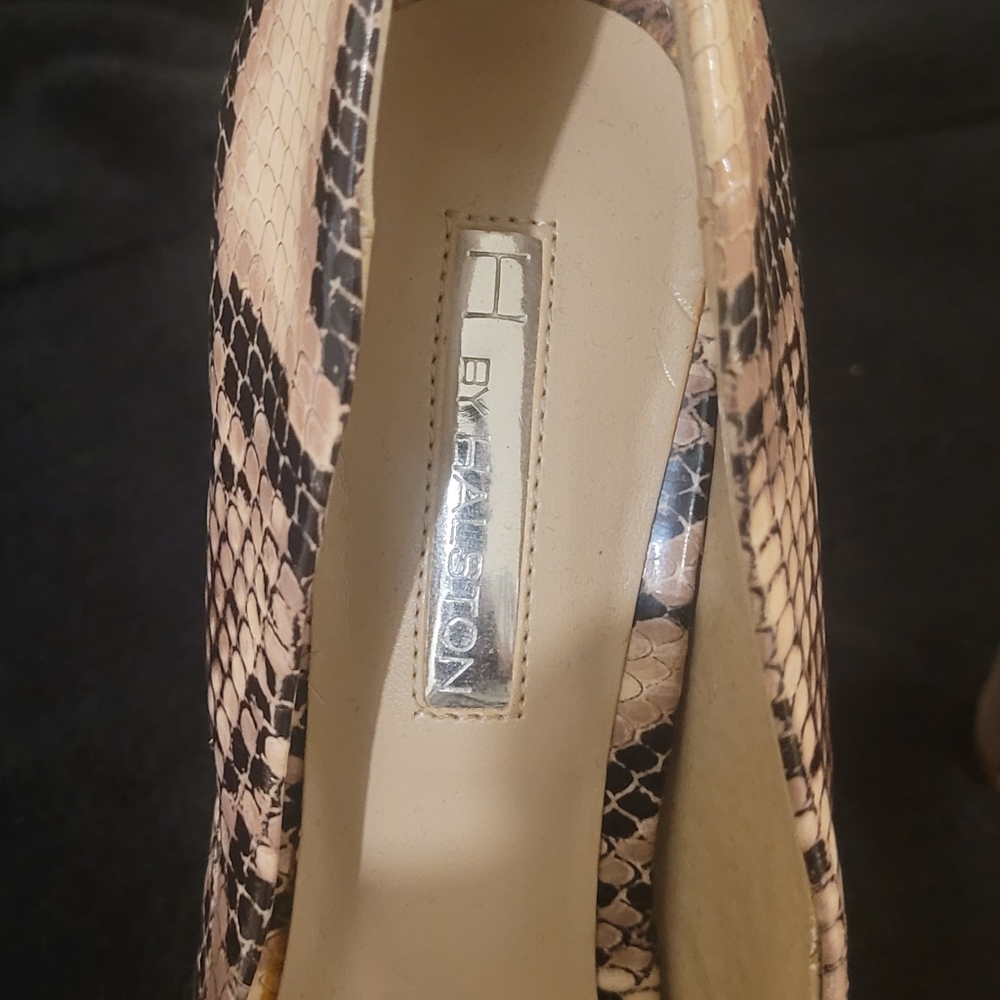 Heels - Picture 7 of 7